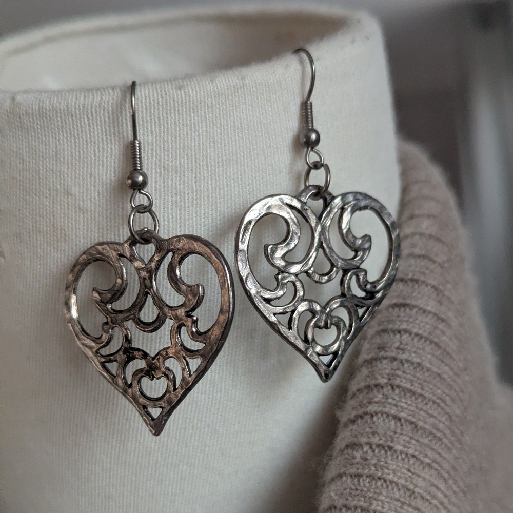 Elegant Scrollwork Heart Earrings